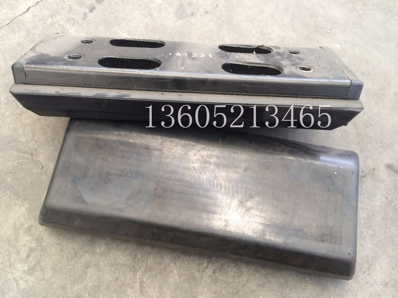 鼎盛WTD9001攤鋪機(jī)履帶板膠塊